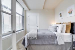 Fantastic 2 BR Condo At Pentagon City