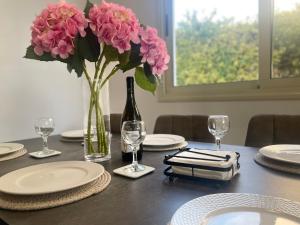 Villa Georgina & Villa Marianda Coral Bay