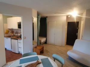 Appartements Appartement au calme (2 a 4 Pers.) avec Piscines + Parking : photos des chambres