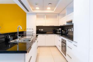 Vacationer Holiday Homes I 1 Bed Downtown I Walk to Dubai Mall & Burj Khalifa