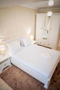 Apartament Zafi Lakeview by Sunny Mamaia