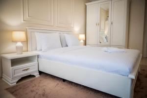 Apartament Zafi Lakeview by Sunny Mamaia