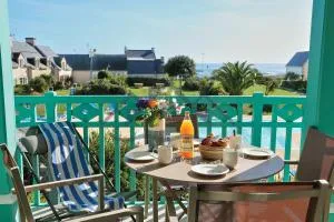 LocaLise au Guilvinec - A15 - Vue sur la mer la piscine et le jardin - Tout à pied, plages, port, centre, commerces, marché - Wifi inclus - Animaux bienvenus - Linge de lit inclus - 吉尔维内克