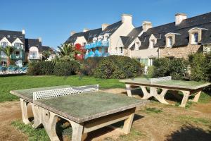 Appartements LocaLise au Guilvinec - A15 - Vue sur la mer la piscine et le jardin - Tout a pied, plages, port, centre, commerces, marche - Wifi inclus - Animaux bienvenus - Linge de lit inclus : photos des chambres