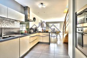 LocaLise - M7 - La grande Ty Awenig au Guilvinec - A quelques pas des plages, du marché, du centre et du port du Guilvinec - Wifi inclus - Draps inclus