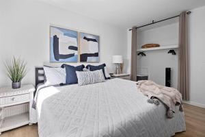 Modern 1BR - Fast WiFi - Coffee Bar - Pet Friendly