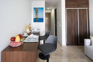 Midtown 2 by Andiani Travel