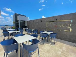 Midtown 2 by Andiani Travel