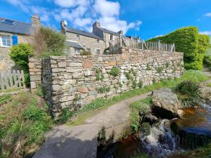 Maisons de vacances Semi-detached house with sea views, Porspoder : photos des chambres