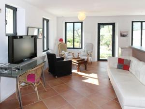 Maisons de vacances Charming holiday home with pool in Drome Provencale, Nyons : photos des chambres