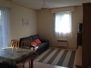 Studio avec balcon et parking proche plage - FR-1-712-1