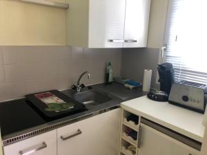 Appartement 3 pièces avec balcon et parking gratuit - FR-1-712-5