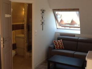 Studio romantique avec balcon et parking à 50 m de la plage - FR-1-712-12