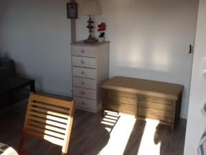 Studio romantique avec balcon et parking à 50 m de la plage - FR-1-712-12