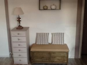 Studio romantique avec balcon et parking à 50 m de la plage - FR-1-712-12