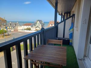 Appartement 2 pièces avec balcon, proche plage et parking - FR-1-712-4