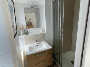 Appartements Appartement en front de mer a Villers-sur-Mer face au Casino, 2P tout equipe avec parking privatif - FR-1-712-14 : photos des chambres