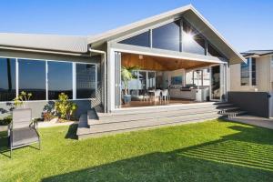 THE DECK HOUSE - Beautiful Busselton Beachfront
