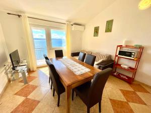 Apartments in Crikvenica 44015 