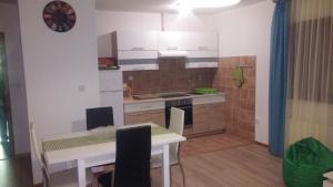 Apartments Maikidan