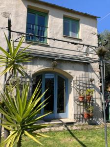 Casa Olivia Lacremà