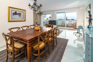 Andalusian Elegance apartment in El Paraiso with 360 views over Sea and Mountains