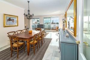 Andalusian Elegance apartment in El Paraiso with 360 views over Sea and Mountains