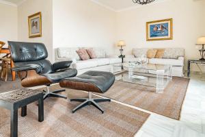 Andalusian Elegance apartment in El Paraiso with 360 views over Sea and Mountains