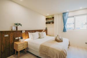 Phòng đôi hướng phố (Street View Double Room)