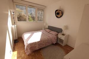Cosy 2 BR, La Défense, 5 min walk metro+parking
