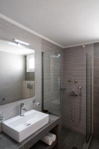 Double Room with Sea View room in Hotel Sunshine