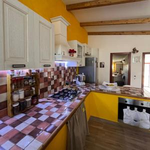 Villetta con giardino e barbecue