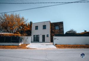 Maisons de vacances Villa Moderne avec Jacuzzi proche d'Avignon : photos des chambres