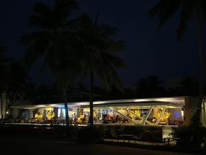 9BR West coast Phu Quoc beach townhouse shared swimming pools