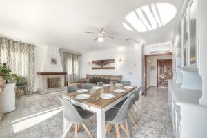 Villa Garrofer - PlusHolidays