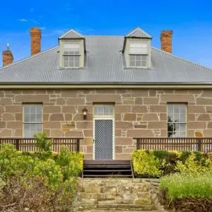 LUCAS Street - Neika