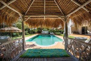 Villa Sunset,sleeps 9,heatable pool,walk to marina