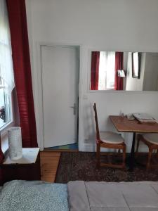 B&B / Chambres d'hotes Chambre Eugenie : photos des chambres
