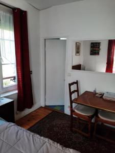 B&B / Chambres d'hotes Chambre Eugenie : photos des chambres
