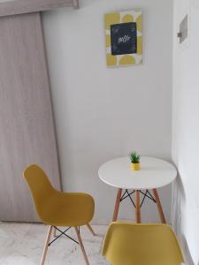 Aristotelous 1 min supercentral Mini studio