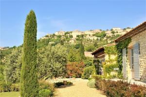 Maisons de vacances In Gordes, facing the entire Luberon Park a beautiful 5 bedrooms house : photos des chambres