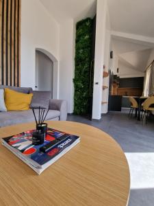 Comfort One-Bedroom Apartment with Sea View  room in Villa Dalmatino