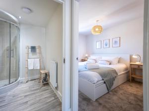 Brand new 1 bedroom modern contemporary apartment - Pass the Keys