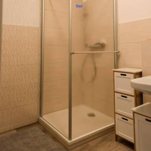 Freundliche Wohnung mit Parkplatz und Terrasse