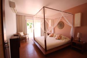 Casa Surucuá com localização espetacular frente à Praia do Centro de Pipa - 2 a 4 quartos suite