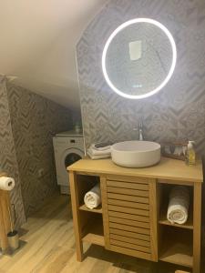 Appartements Studio coeur de ville sanary tres cosy parking : photos des chambres