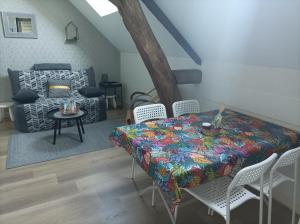 Appartements Gite 4 pers, Jacuzzi privatif & Piscine & Lit cabane : photos des chambres