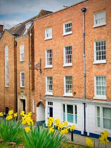 Pass the Keys Superbly Located Handsome Georgian Townhouse