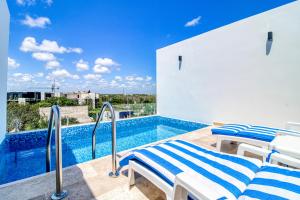 Menesse Tulum #327, Downtown