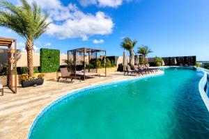 Menesse Tulum #327, Downtown